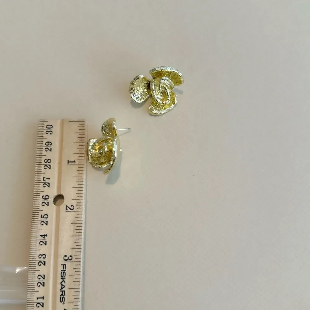 Vintage flower earrings M949